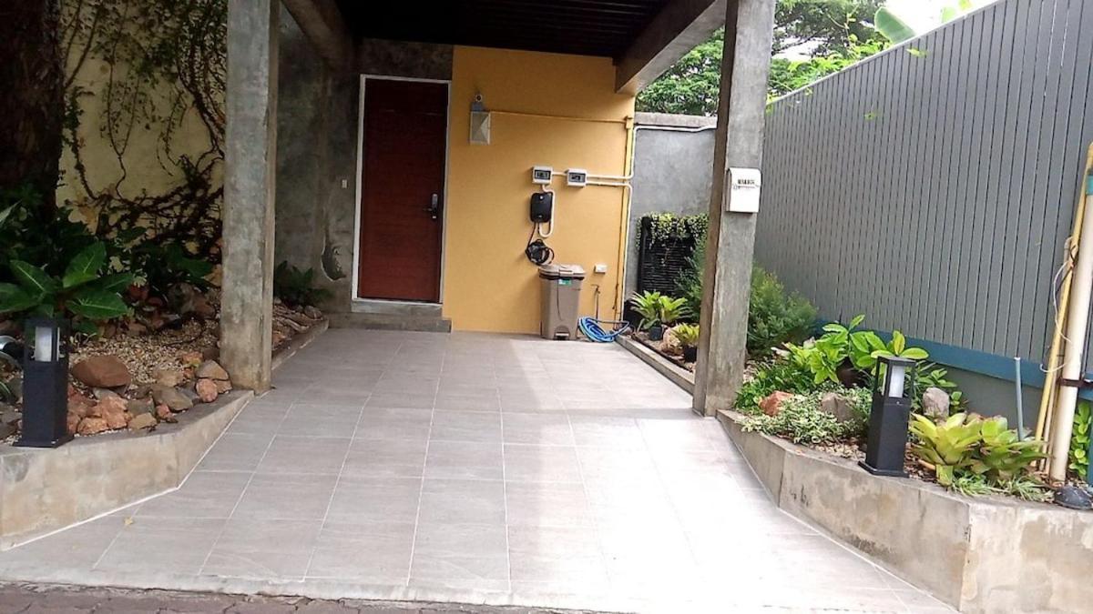 Rare, Special Pool Pousada